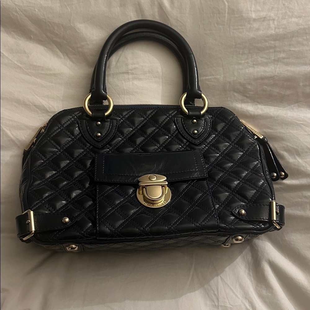 Marc Jacobs blue leather quilted purse - like new- navy